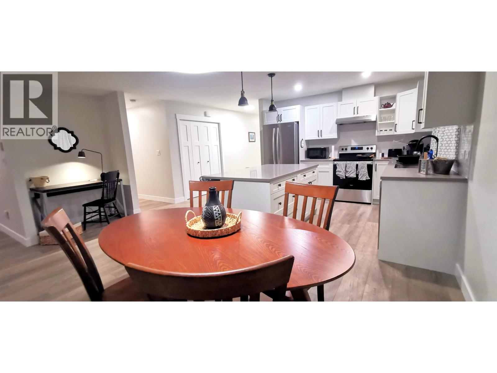 1040 Celia Crescent, Gibsons, British Columbia  V0N 1V7 - Photo 11 - R3135160
