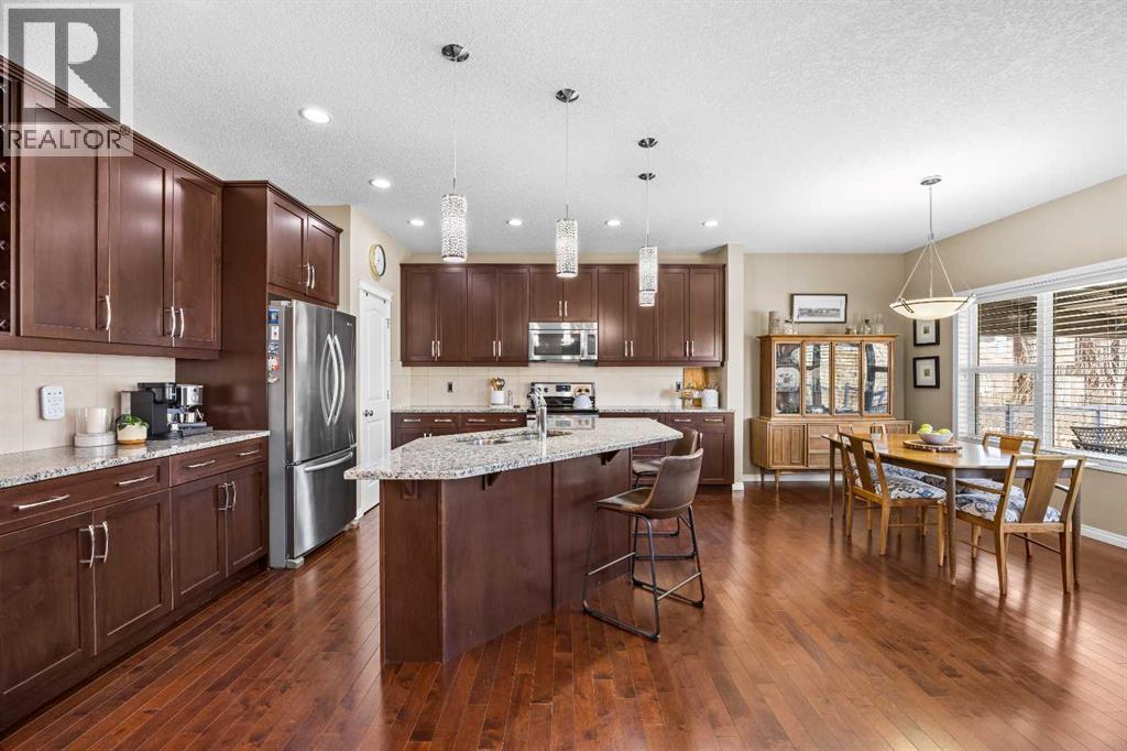 211 Mountainview Drive, Okotoks, Alberta  T1S 0L6 - Photo 4 - A2300345