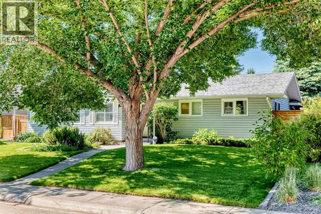 10435 Mapleridge Crescent Se, Calgary, Alberta  T2J 1Y8 - Photo 4 - A2322834