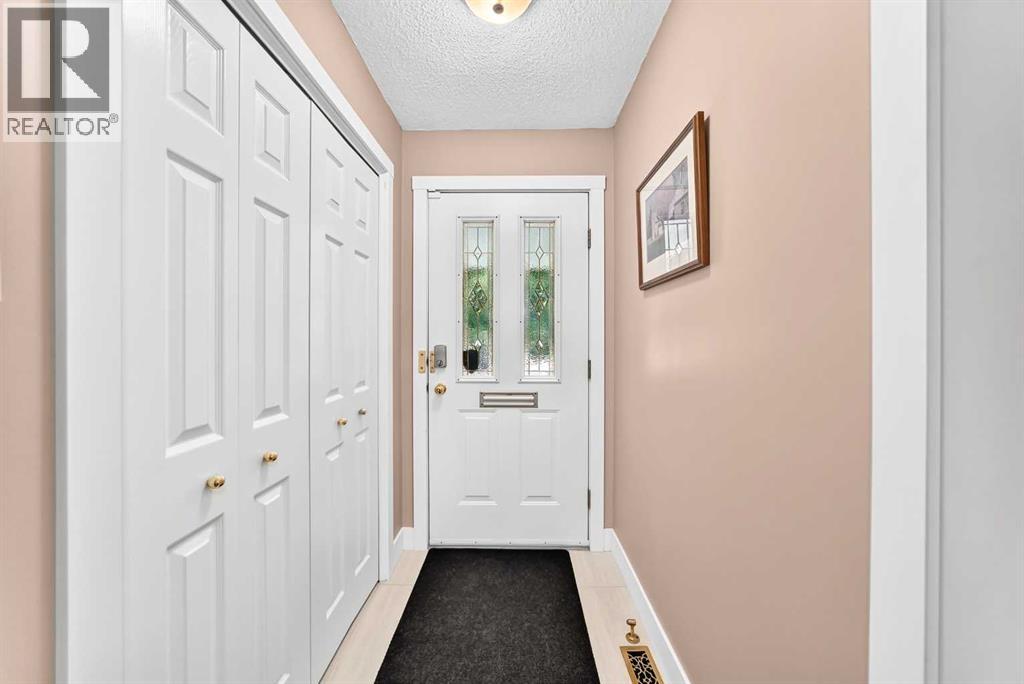 10435 Mapleridge Crescent Se, Calgary, Alberta  T2J 1Y8 - Photo 8 - A2322834