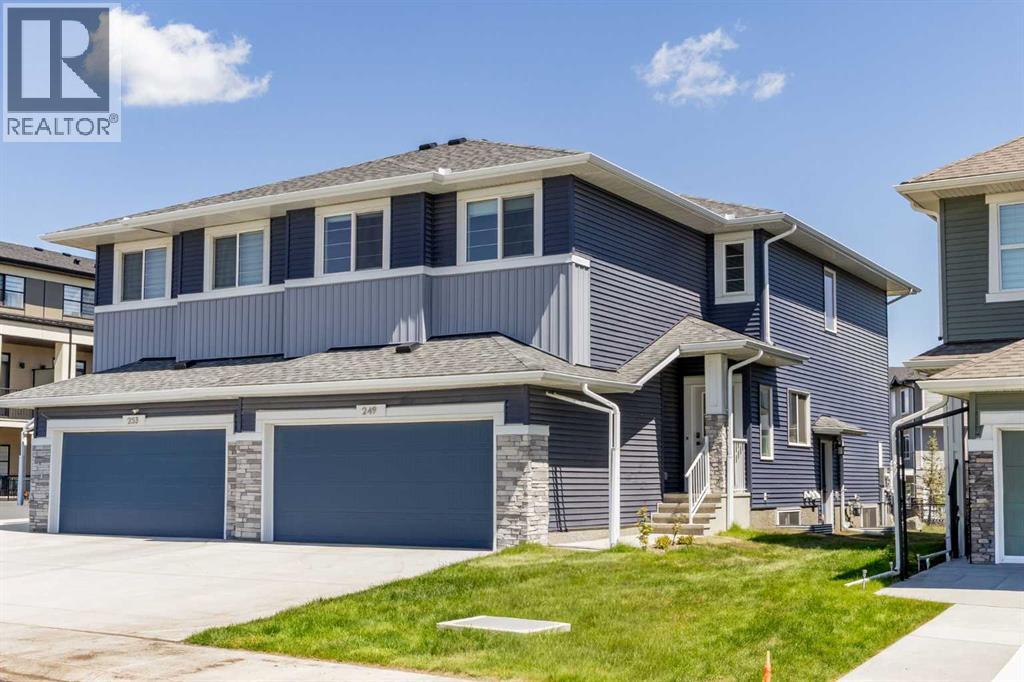 249 Chelsea Court, Chestermere, Alberta  T1X 2Z4 - Photo 2 - A2324069