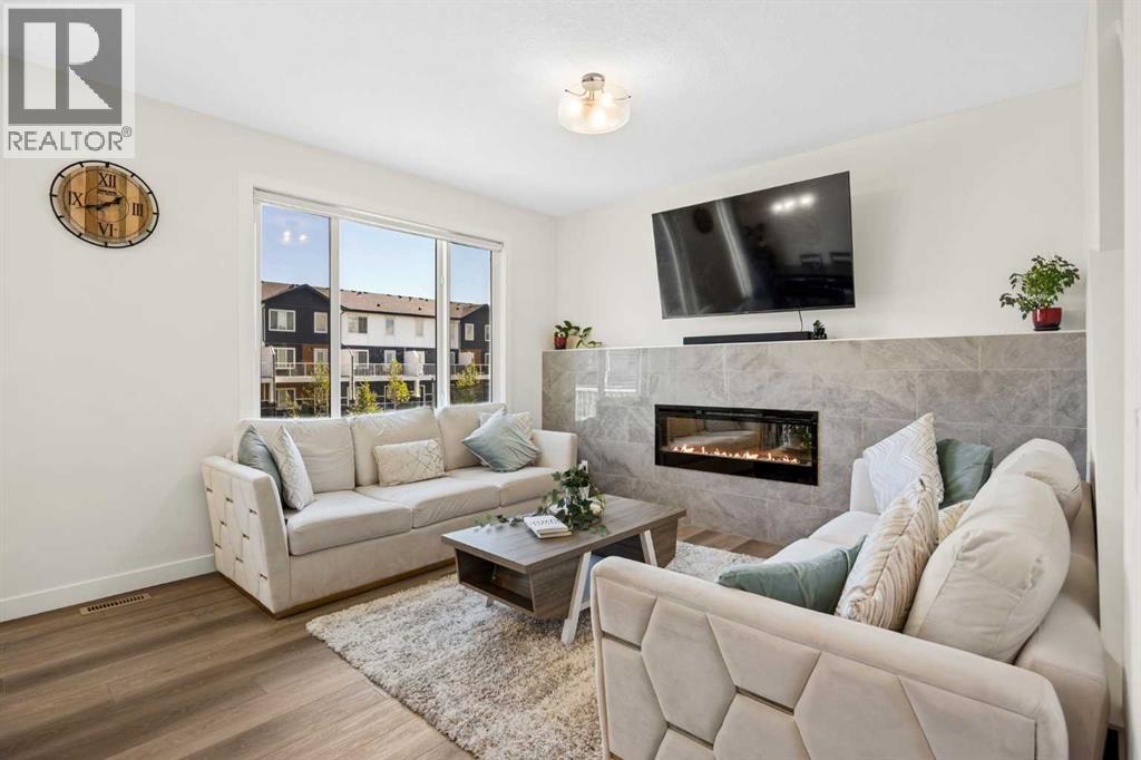 249 Chelsea Court, Chestermere, Alberta  T1X 2Z4 - Photo 3 - A2324069