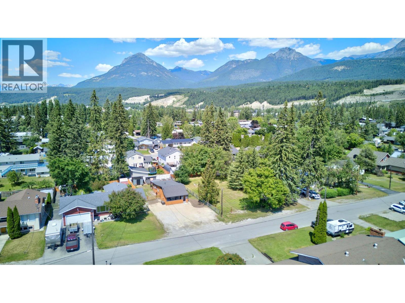 513 8th Street S, Golden, British Columbia  V0A 1H0 - Photo 32 - 10392808