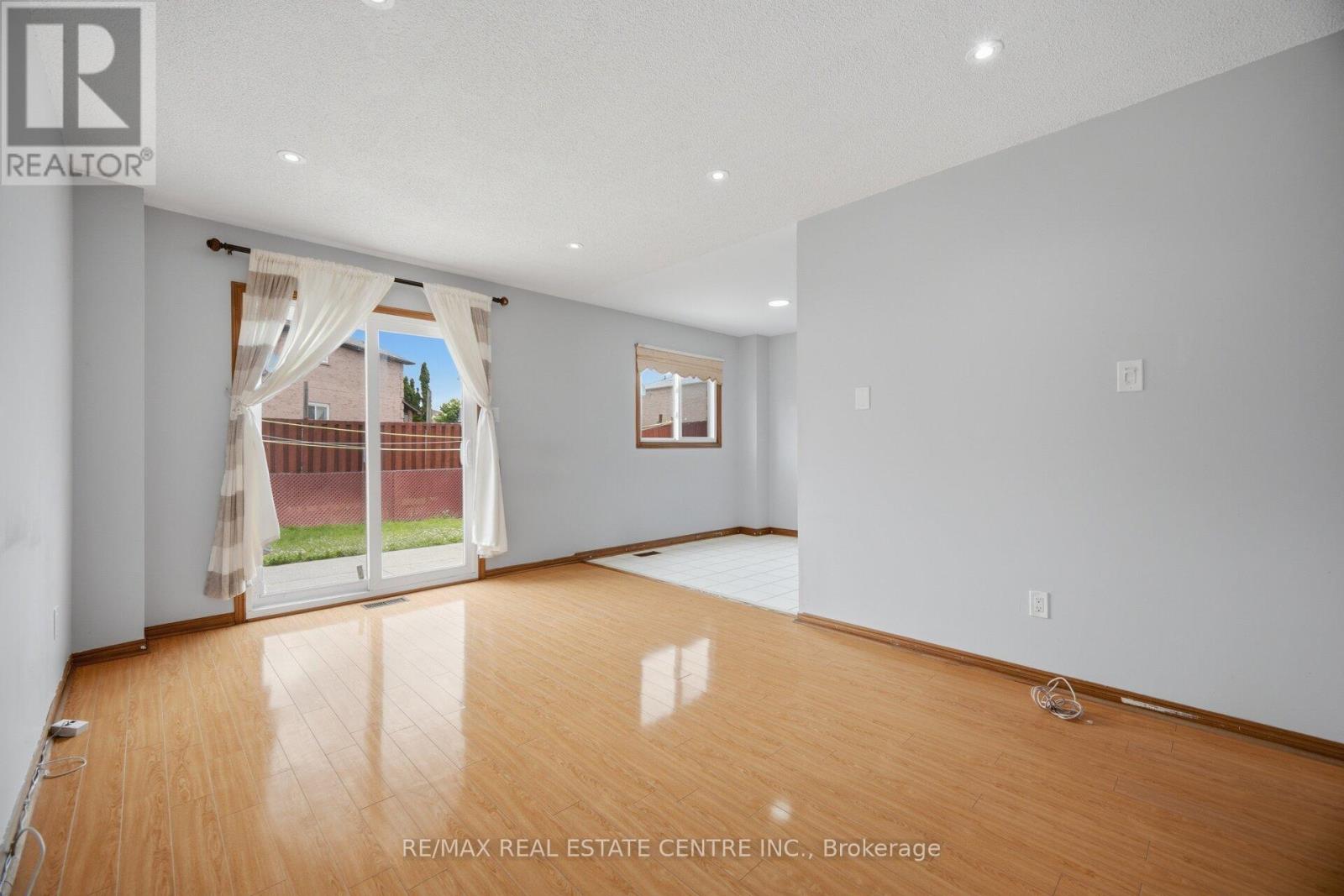 12 Woodsend Run, Brampton, Ontario  L6Y 4G8 - Photo 27 - W13488428