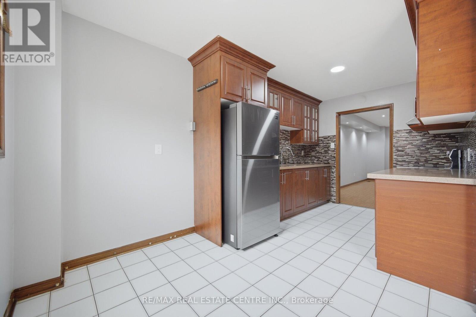 12 Woodsend Run, Brampton, Ontario  L6Y 4G8 - Photo 21 - W13488428