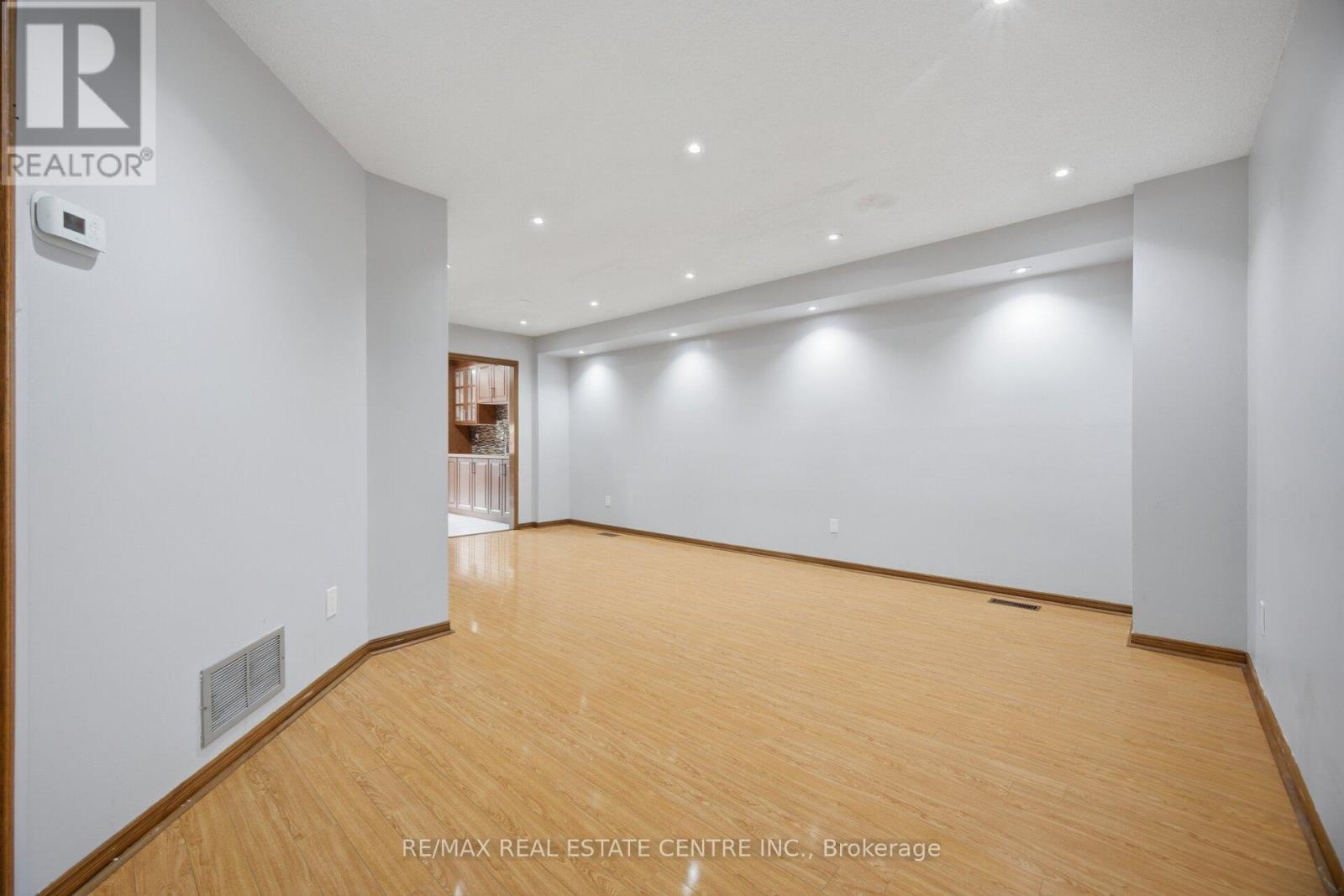 12 Woodsend Run, Brampton, Ontario  L6Y 4G8 - Photo 17 - W13488428
