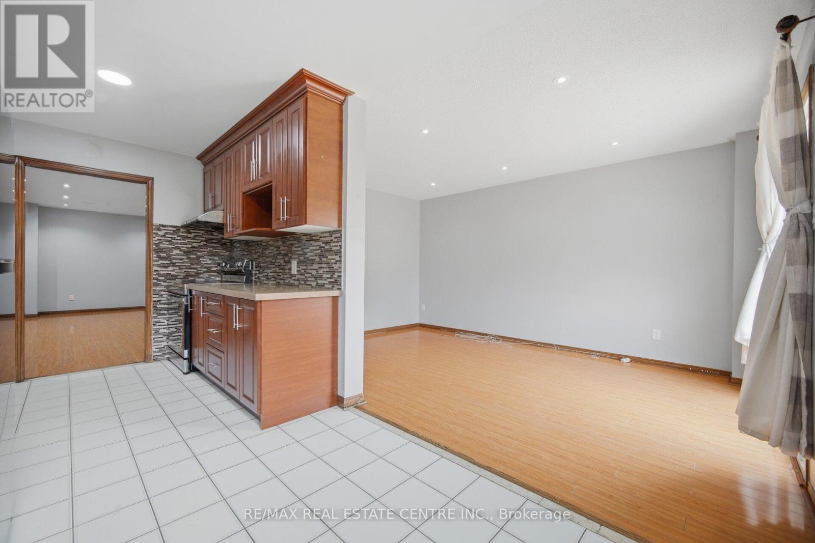 12 Woodsend Run, Brampton, Ontario  L6Y 4G8 - Photo 23 - W13488428