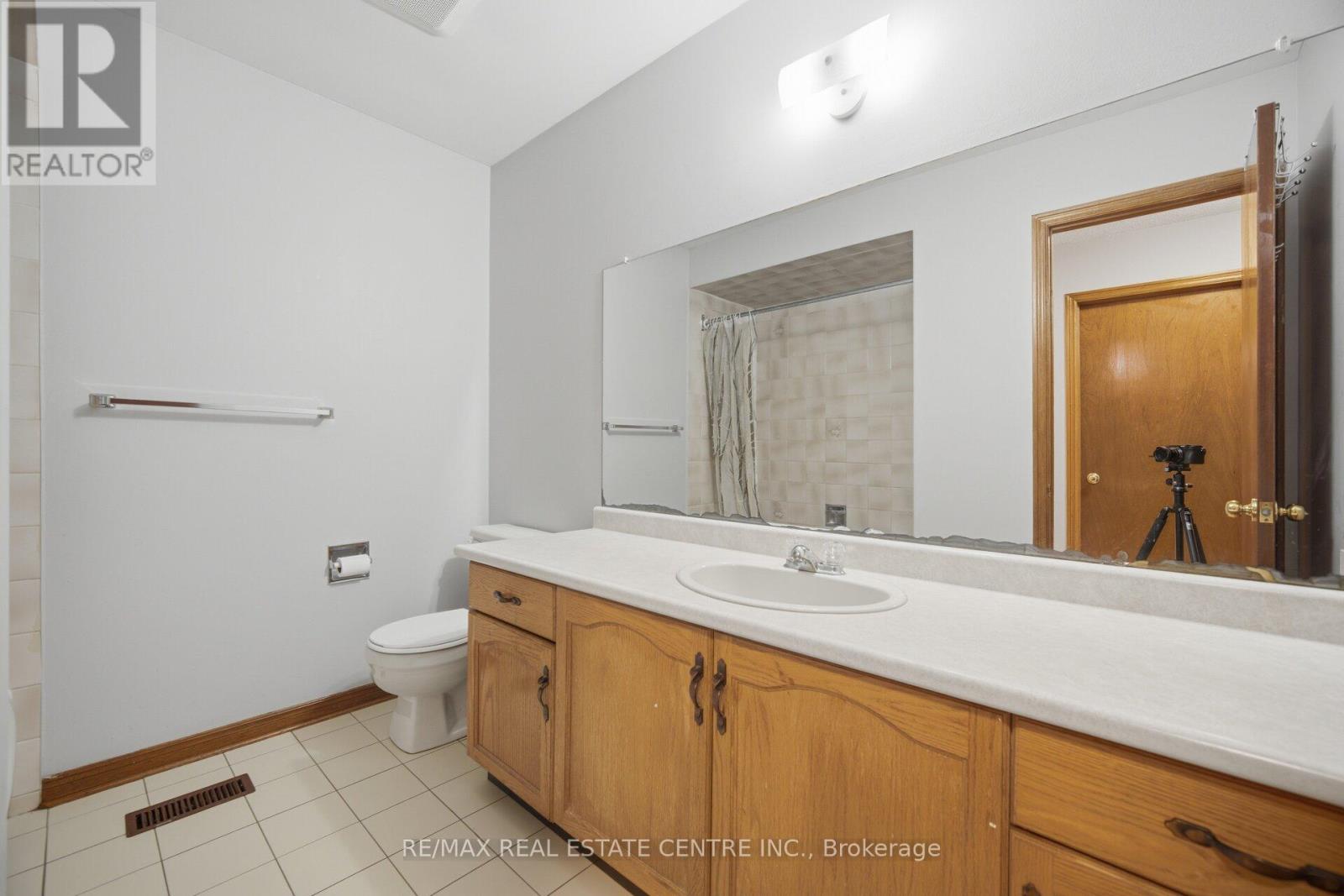 12 Woodsend Run, Brampton, Ontario  L6Y 4G8 - Photo 43 - W13488428