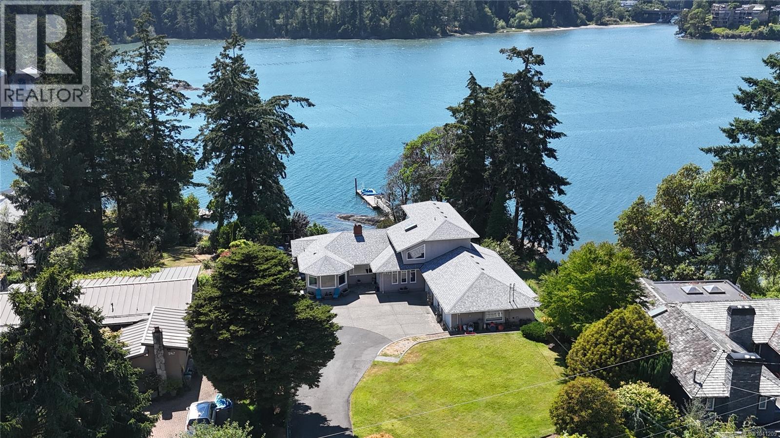 549 View Royal Ave, View Royal, British Columbia  V9B 1B9 - Photo 1 - 1041209