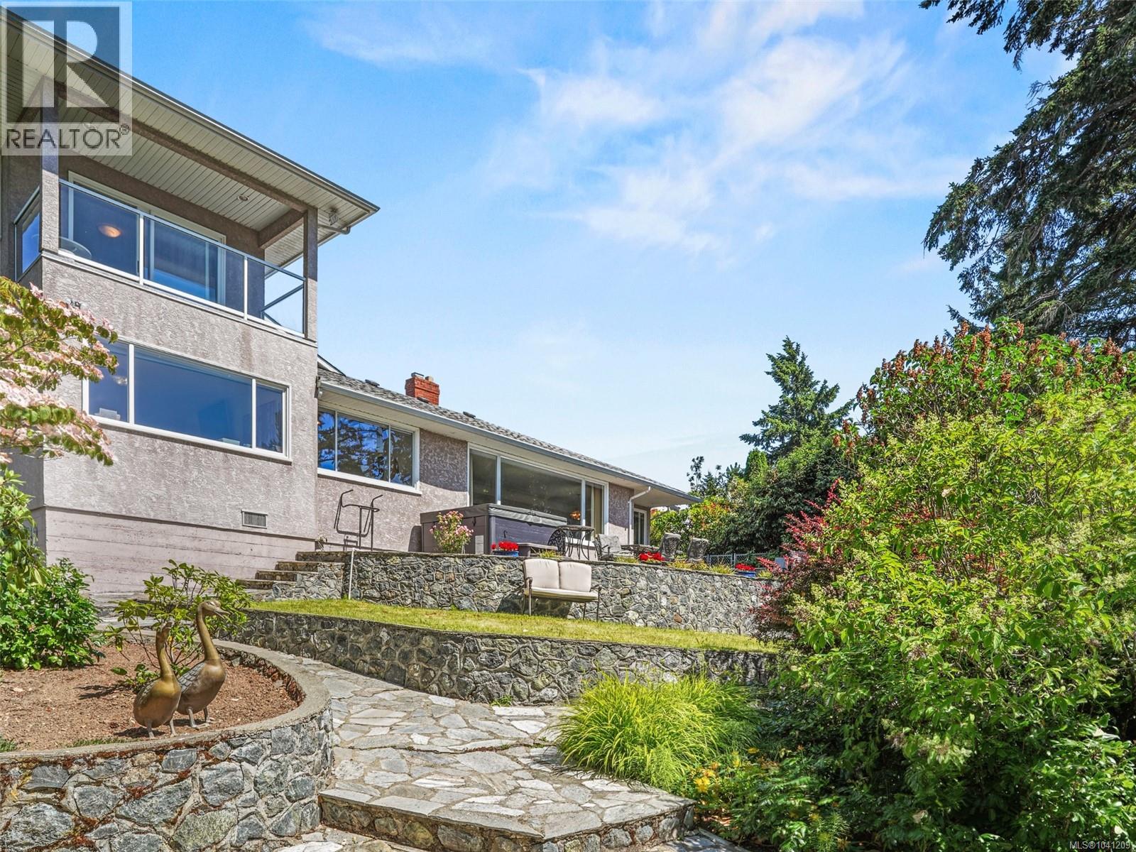 549 View Royal Ave, View Royal, British Columbia  V9B 1B9 - Photo 18 - 1041209
