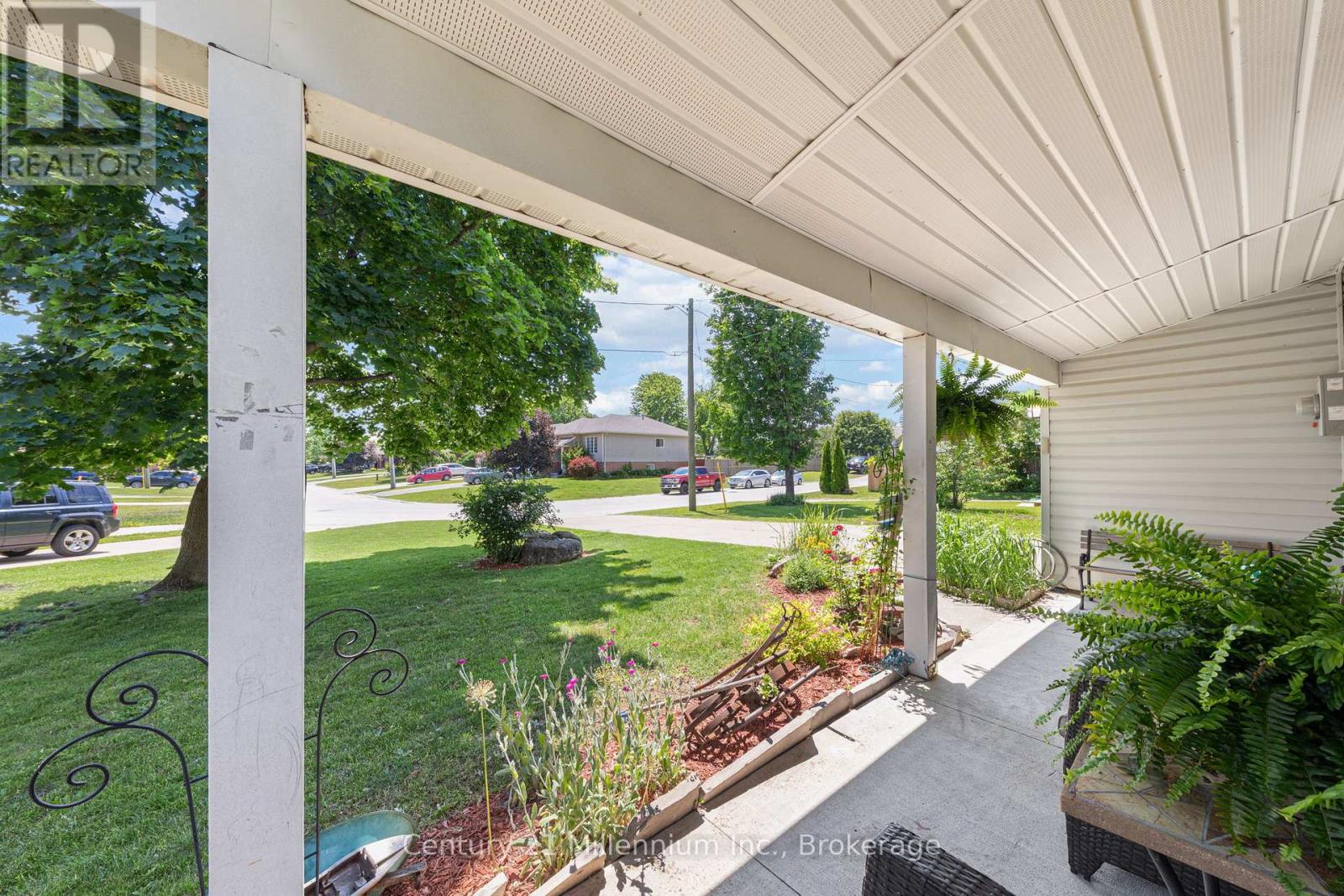 253 Valleyfield Crescent, Clearview (Stayner), Ontario  L0M 1S0 - Photo 2 - S13494850