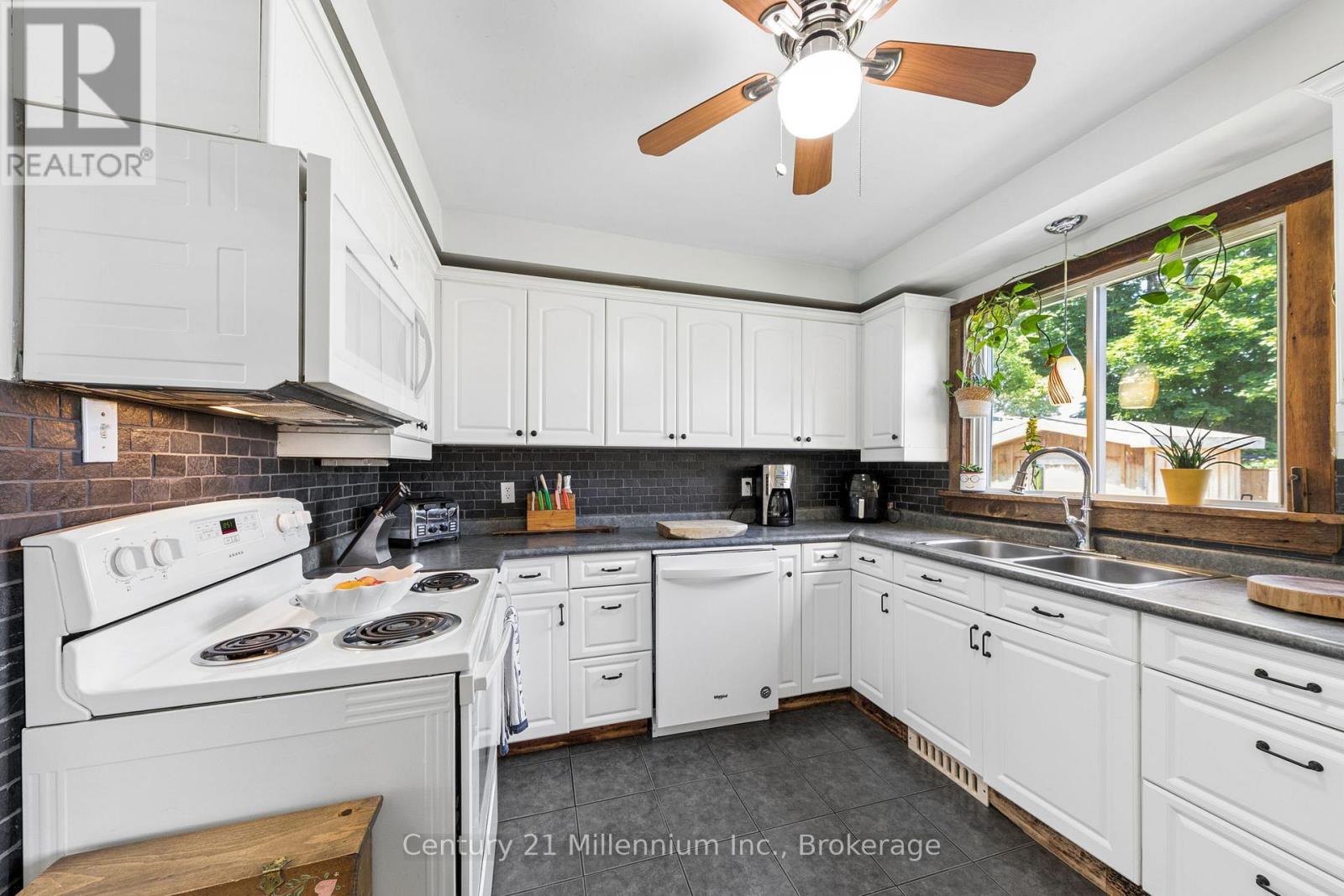 253 Valleyfield Crescent, Clearview (Stayner), Ontario  L0M 1S0 - Photo 9 - S13494850