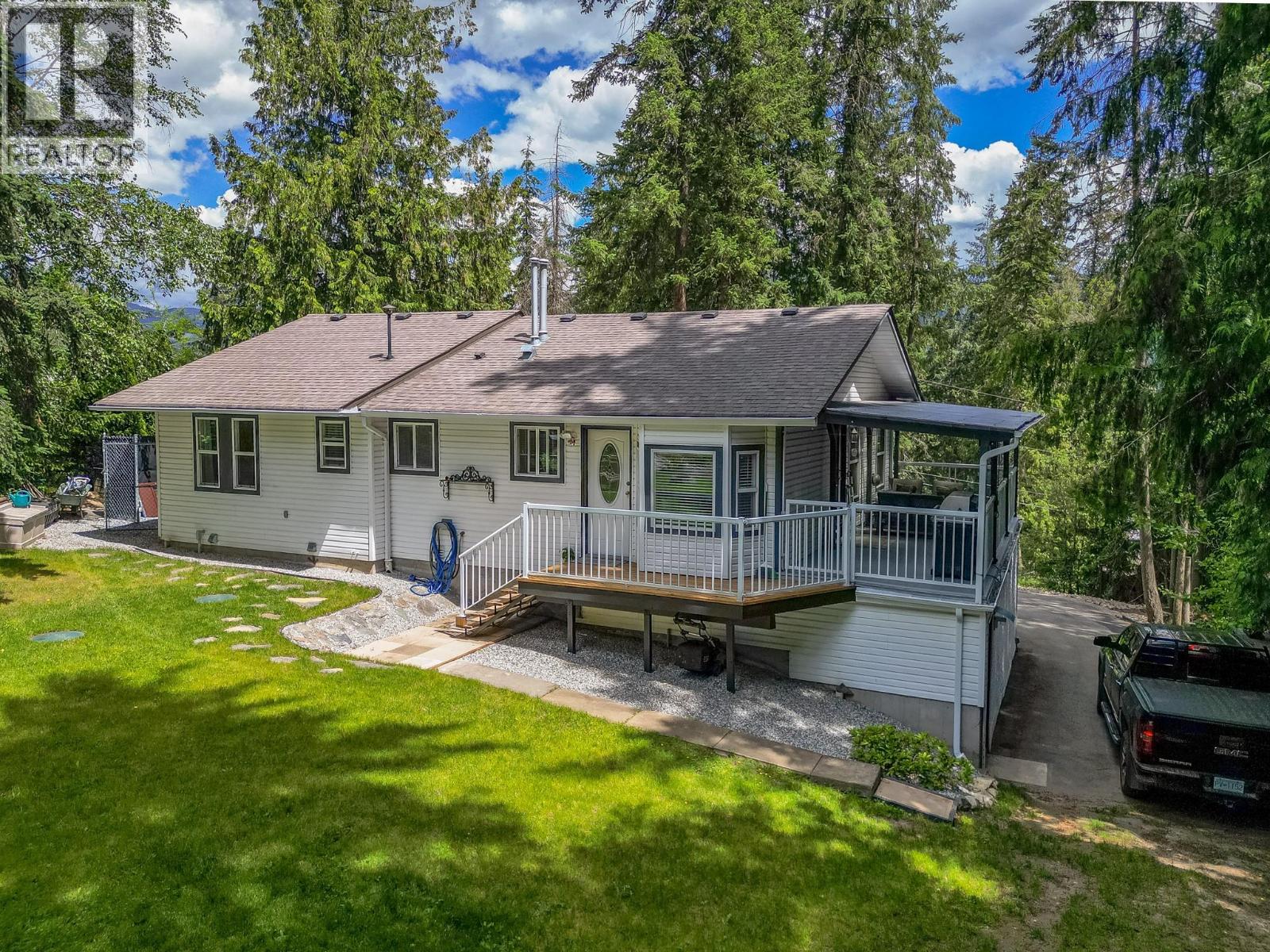 2476 Forest Drive, Blind Bay, British Columbia  V0E 1H2 - Photo 14 - 10391779