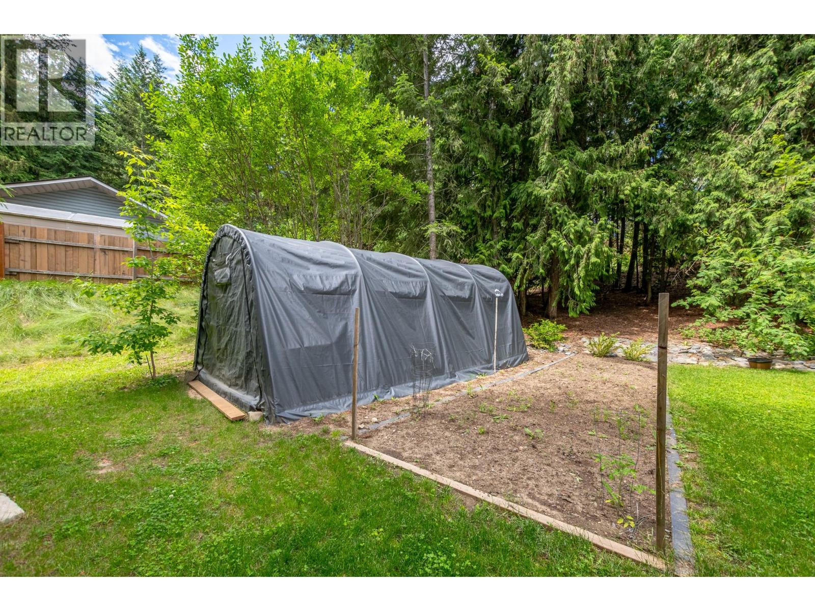 2476 Forest Drive, Blind Bay, British Columbia  V0E 1H2 - Photo 6 - 10391779