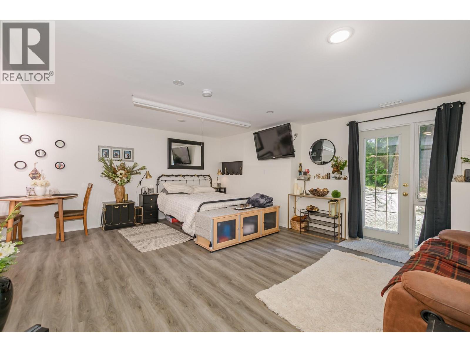 2476 Forest Drive, Blind Bay, British Columbia  V0E 1H2 - Photo 43 - 10391779