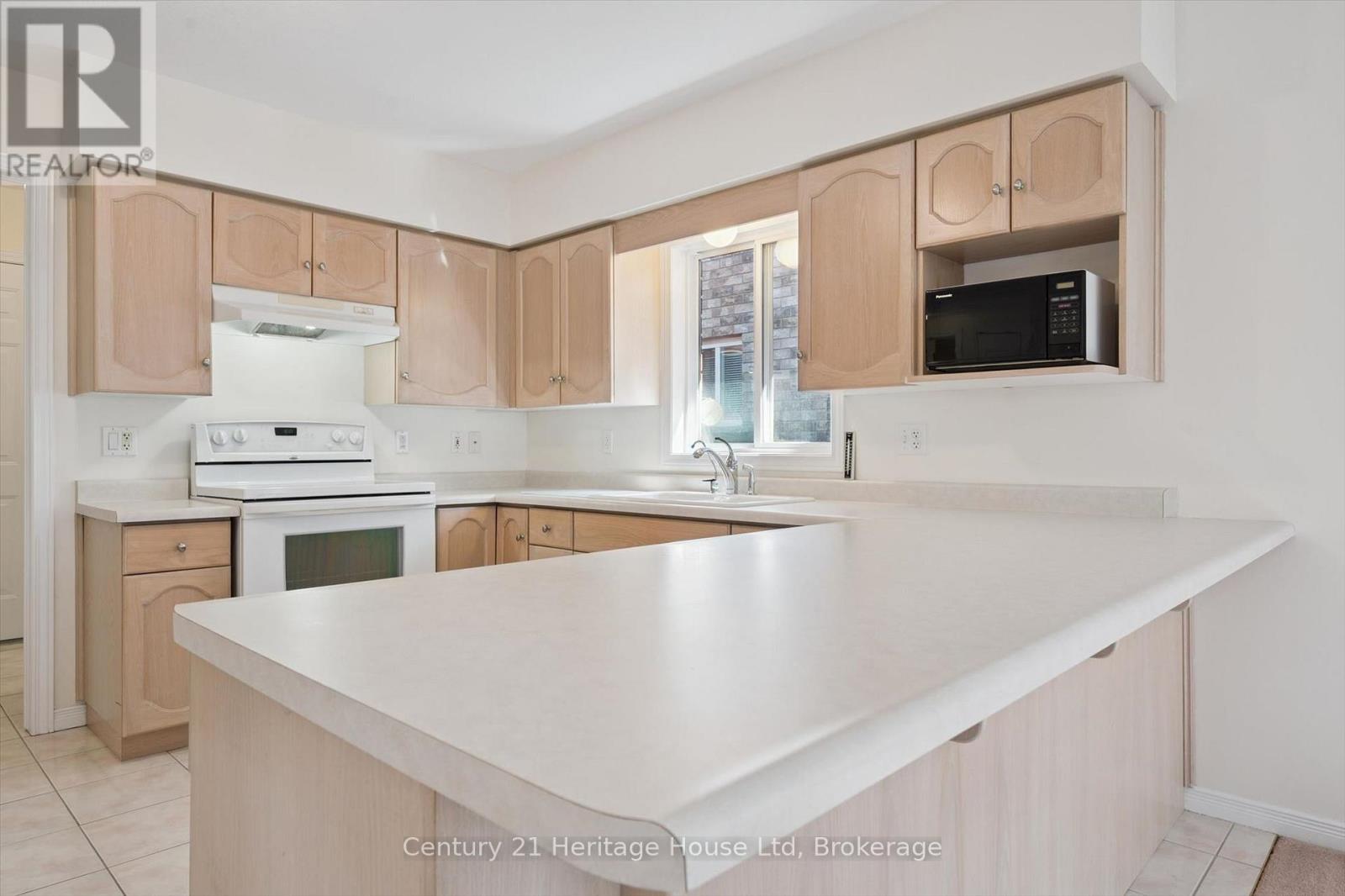 35 Shackleton Drive, Guelph, Ontario  N1E 7K5 - Photo 12 - X13494812