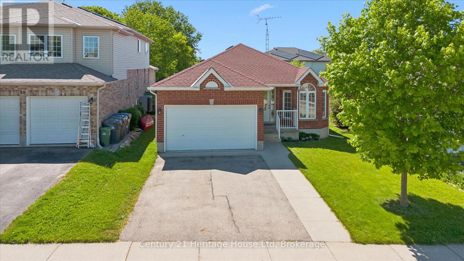 35 Shackleton Drive, Guelph, Ontario  N1E 7K5 - Photo 2 - X13494812