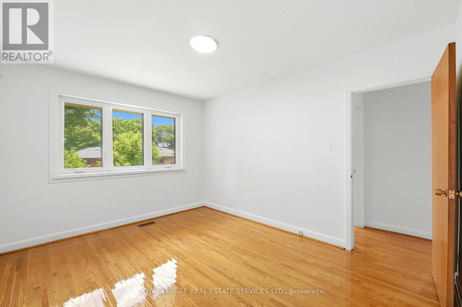 45 Poynter Drive, Toronto, Ontario  M9R 1L3 - Photo 21 - W13477420