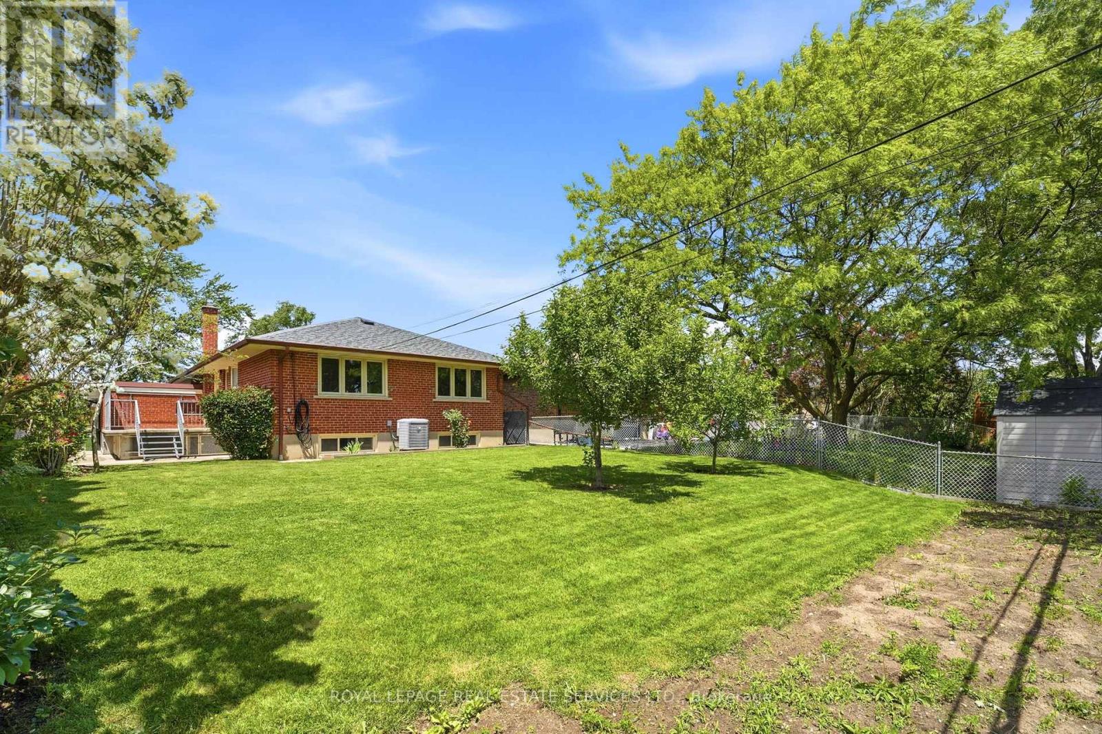 45 Poynter Drive, Toronto, Ontario  M9R 1L3 - Photo 32 - W13477420