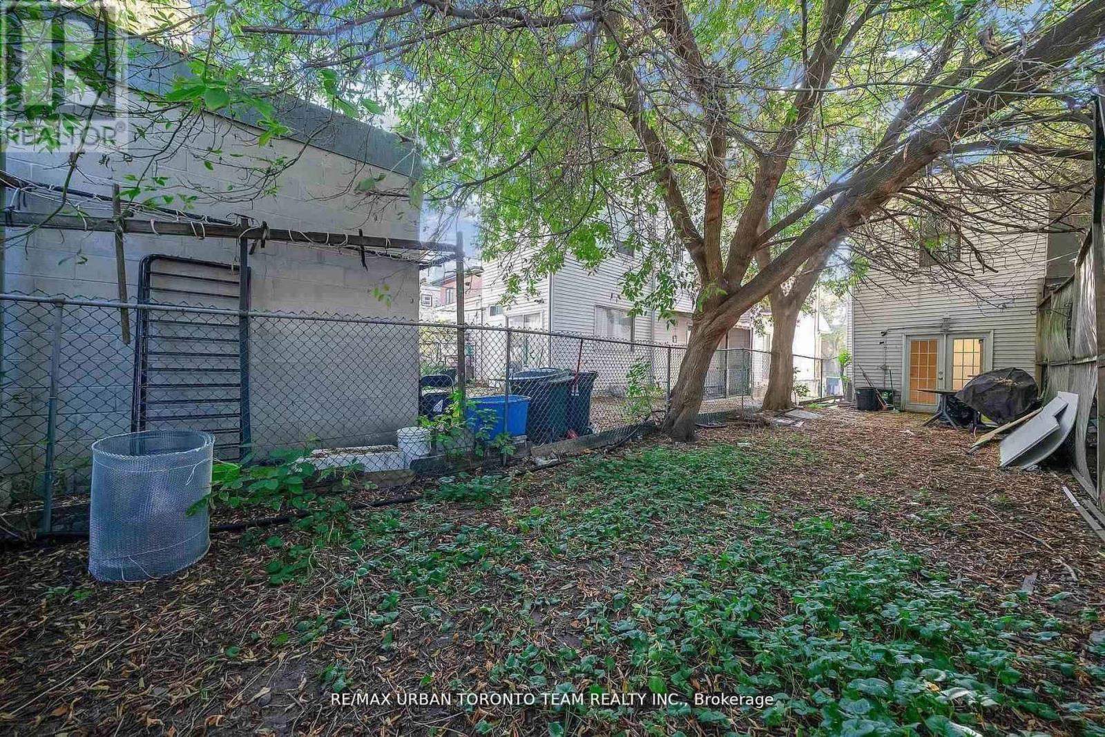 Main - 880 Dundas Street E, Toronto, Ontario  M4M 1R3 - Photo 17 - E13494770