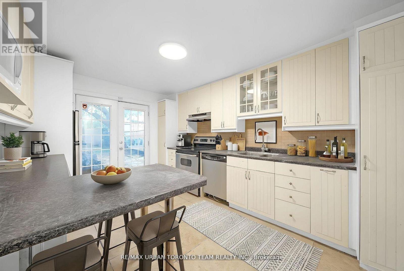 Main - 880 Dundas Street E, Toronto, Ontario  M4M 1R3 - Photo 3 - E13494770
