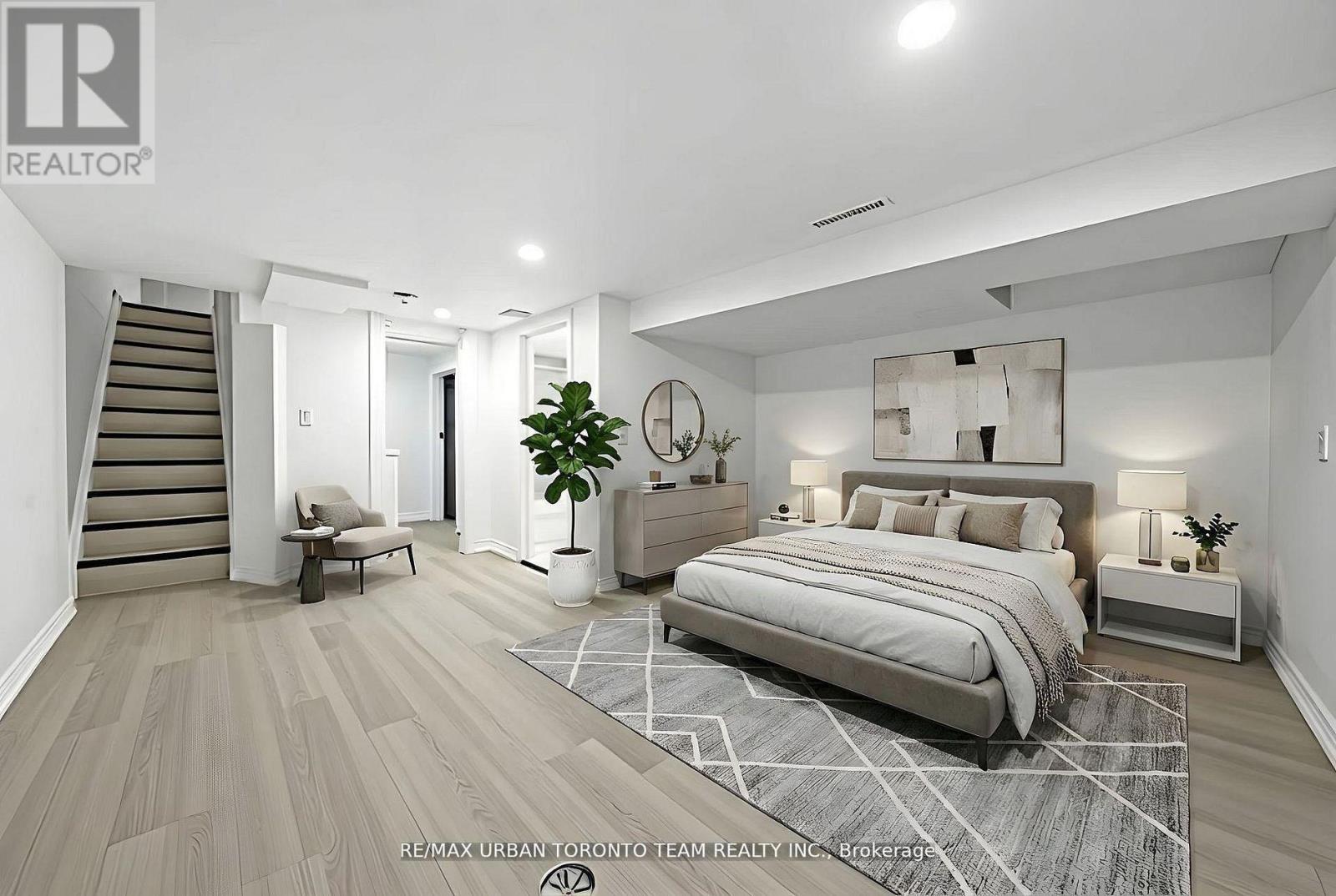 Main - 880 Dundas Street E, Toronto, Ontario  M4M 1R3 - Photo 4 - E13494770
