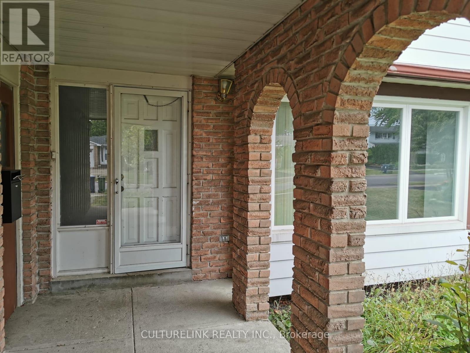 18 Westwater Drive, Toronto, Ontario  M1W 2G3 - Photo 3 - E13494818