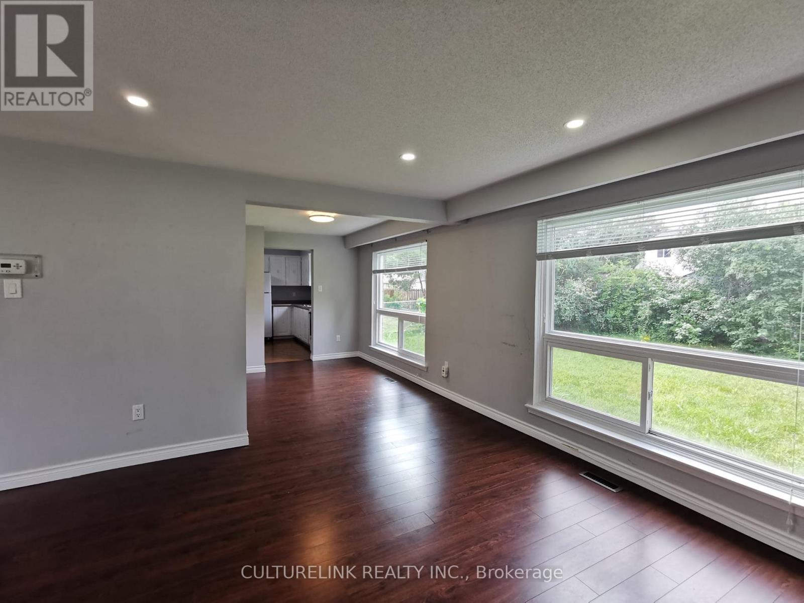 18 Westwater Drive, Toronto, Ontario  M1W 2G3 - Photo 5 - E13494818