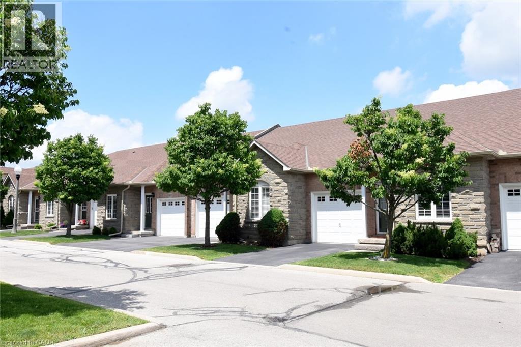 566 Southridge Drive Unit# 61, Hamilton, Ontario  L9C 7W5 - Photo 2 - 40837855