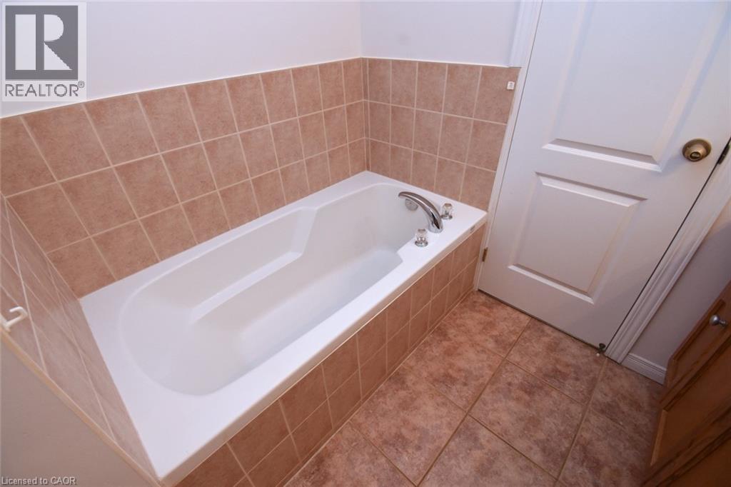 566 Southridge Drive Unit# 61, Hamilton, Ontario  L9C 7W5 - Photo 21 - 40837855