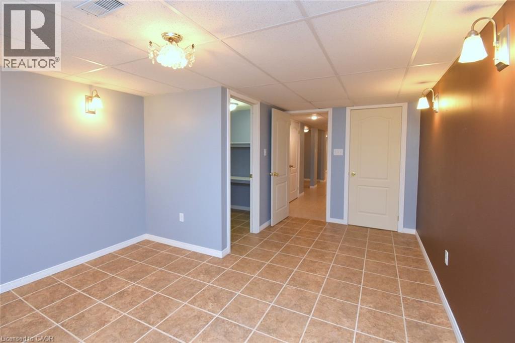 566 Southridge Drive Unit# 61, Hamilton, Ontario  L9C 7W5 - Photo 29 - 40837855