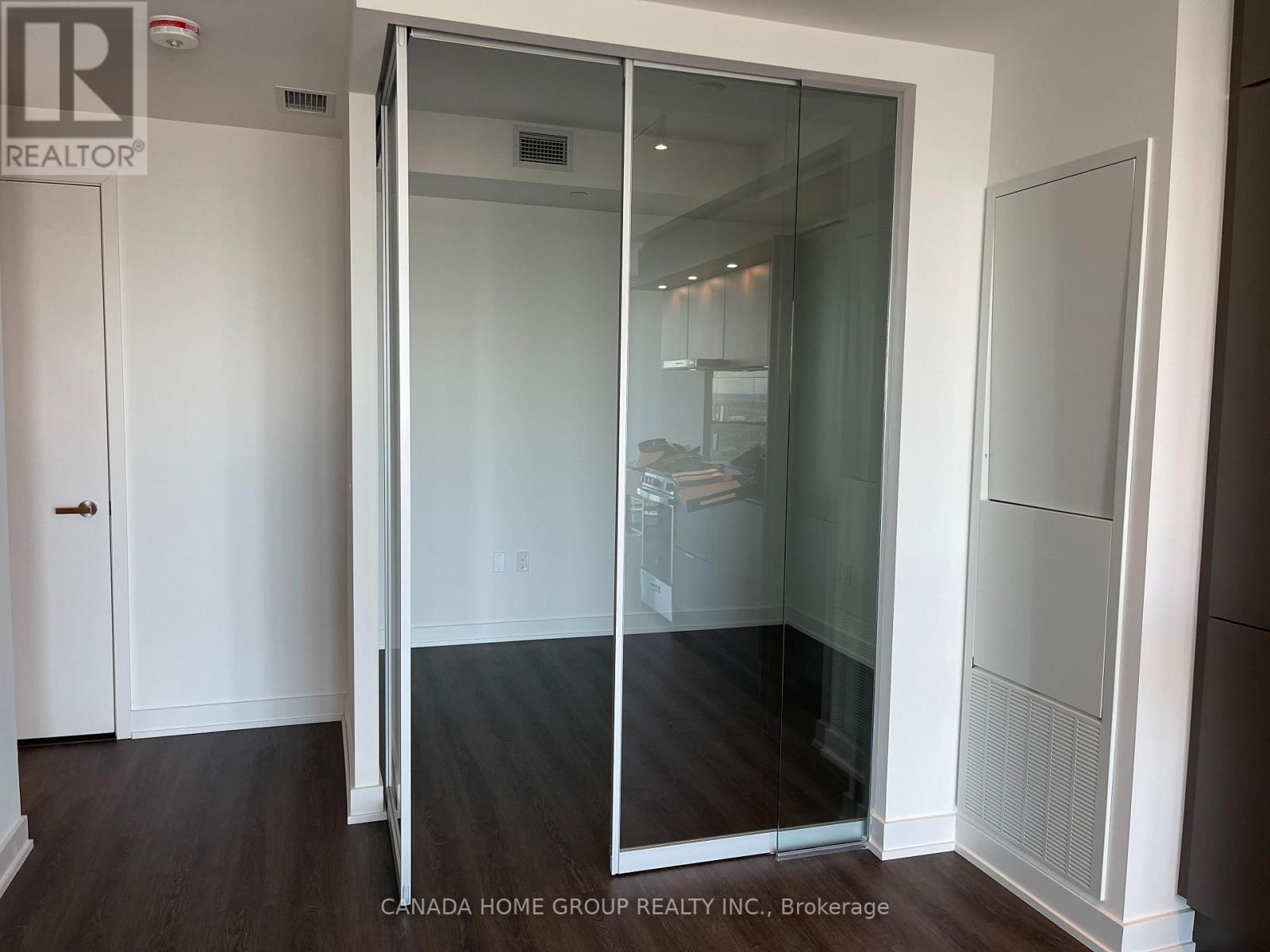 5801 - 448 Burnhamthorpe Road W, Mississauga, Ontario  L5B 0R4 - Photo 13 - W13494752