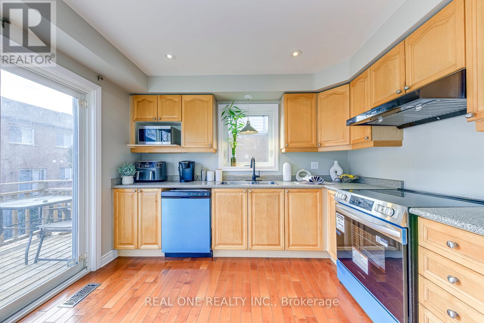 2470 Bankside Drive, Mississauga, Ontario  L5M 6E6 - Photo 13 - W13494816