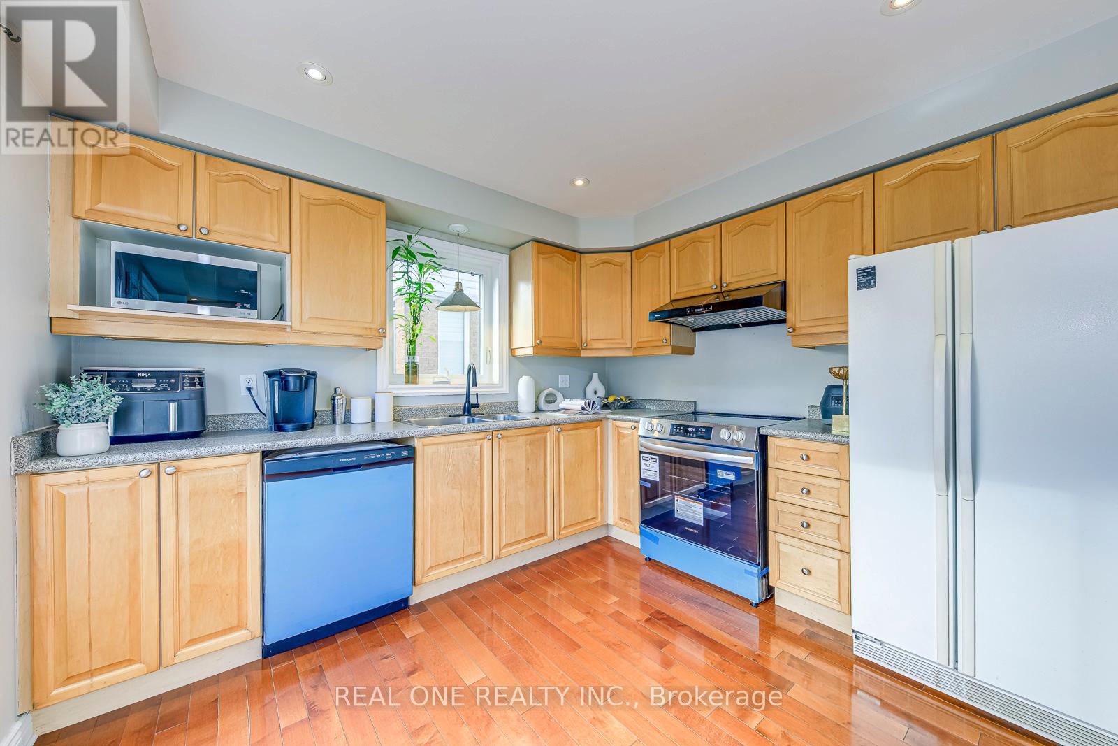 2470 Bankside Drive, Mississauga, Ontario  L5M 6E6 - Photo 14 - W13494816