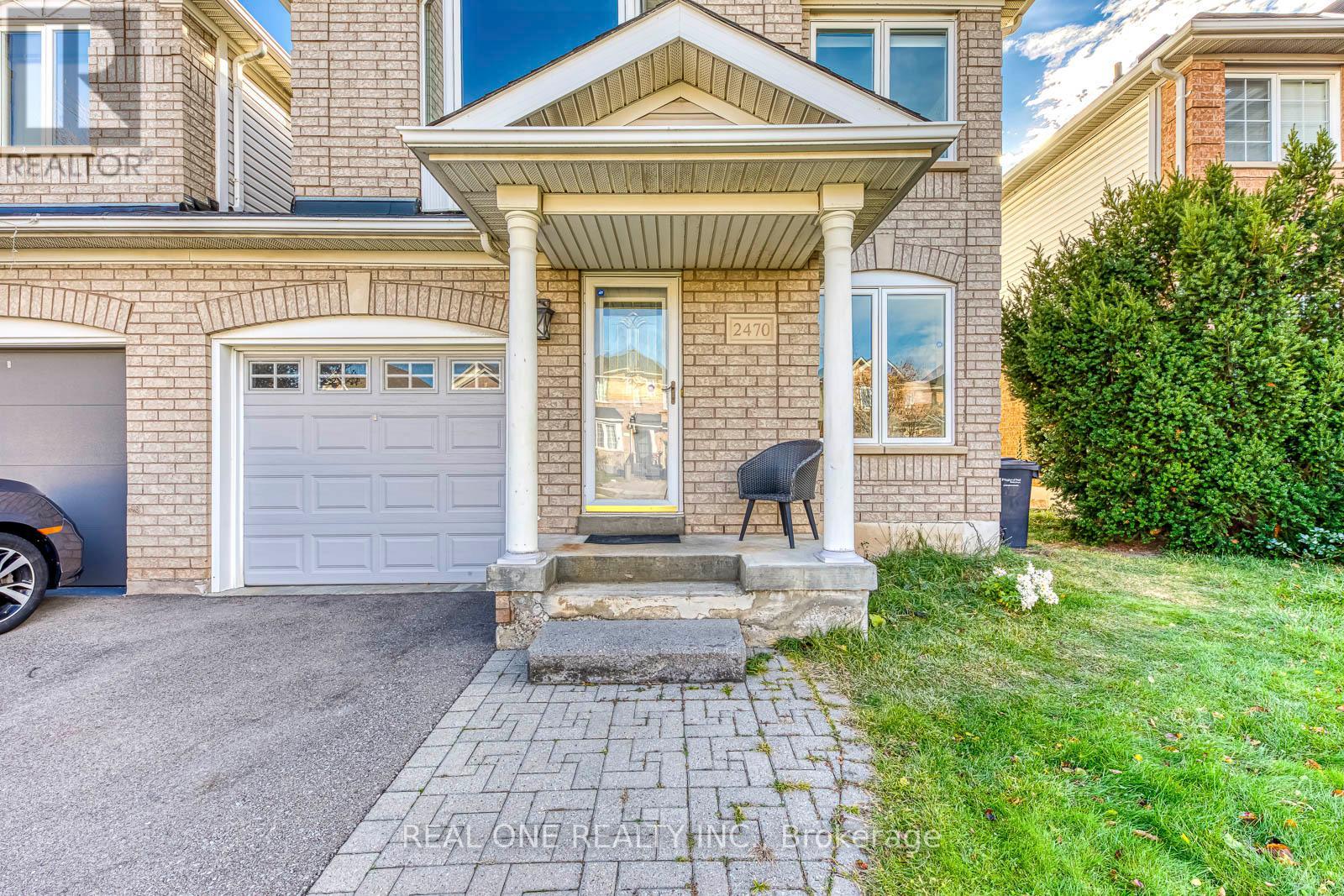 2470 Bankside Drive, Mississauga, Ontario  L5M 6E6 - Photo 2 - W13494816