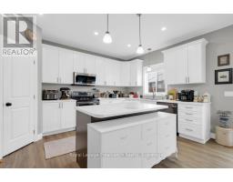 49 REDWOOD DRIVE, Belleville, Ontario