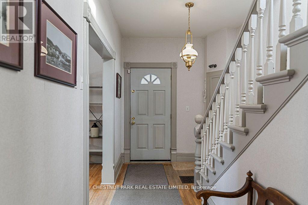 238 Highland Street, Dysart Et Al, Ontario  K0M 1S0 - Photo 6 - X12703466
