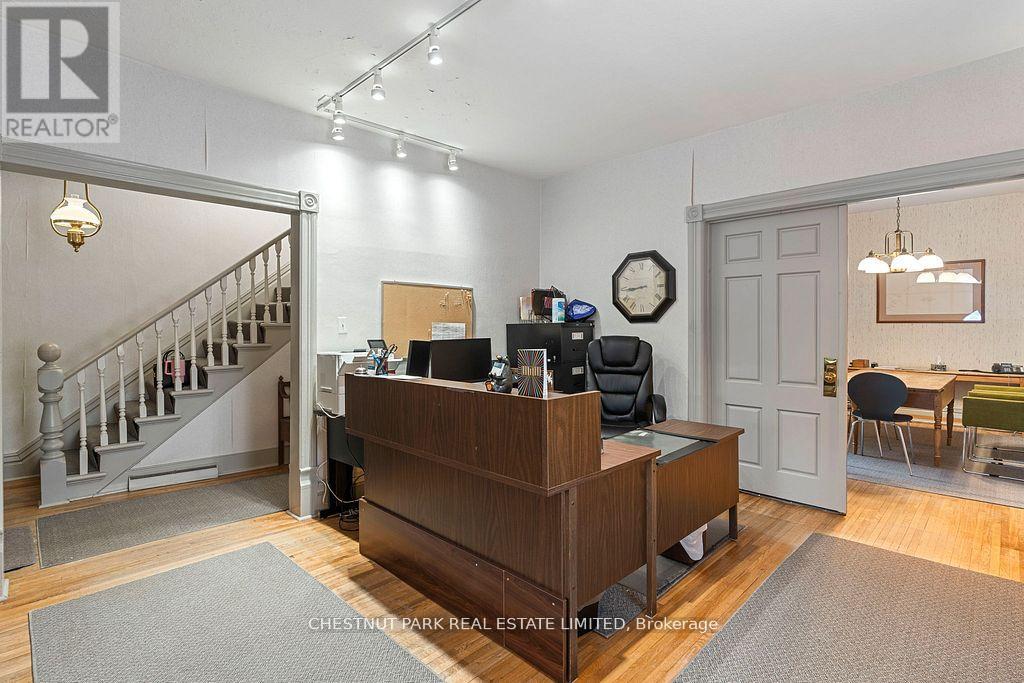 238 Highland Street, Dysart Et Al, Ontario  K0M 1S0 - Photo 8 - X12703466