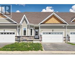 8 DURHAM ROAD, Bracebridge, Ontario