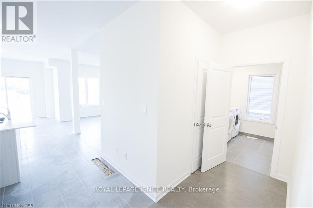 36 Oakmont Drive, Loyalist, Ontario  K0H 1G0 - Photo 10 - X13494856