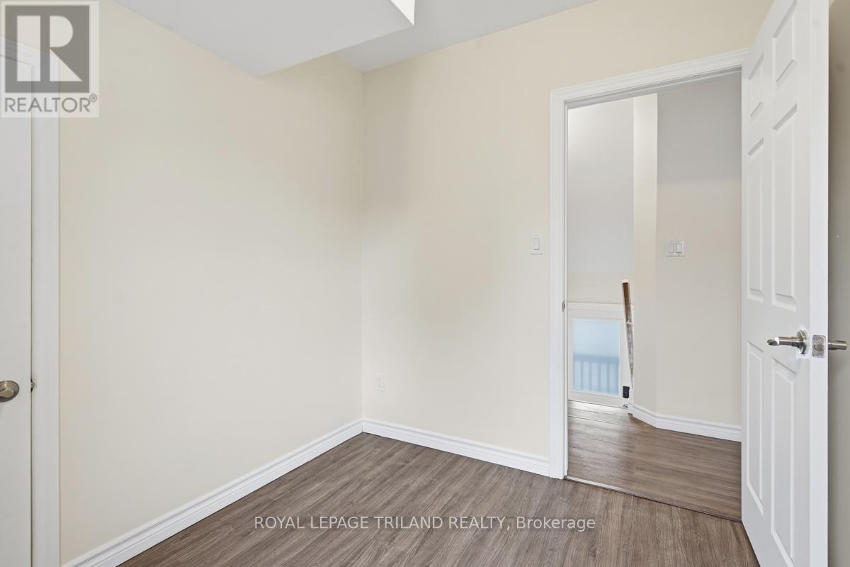 2 - 876 Van Street, London East, Ontario  N5Z 1M7 - Photo 11 - X13494928