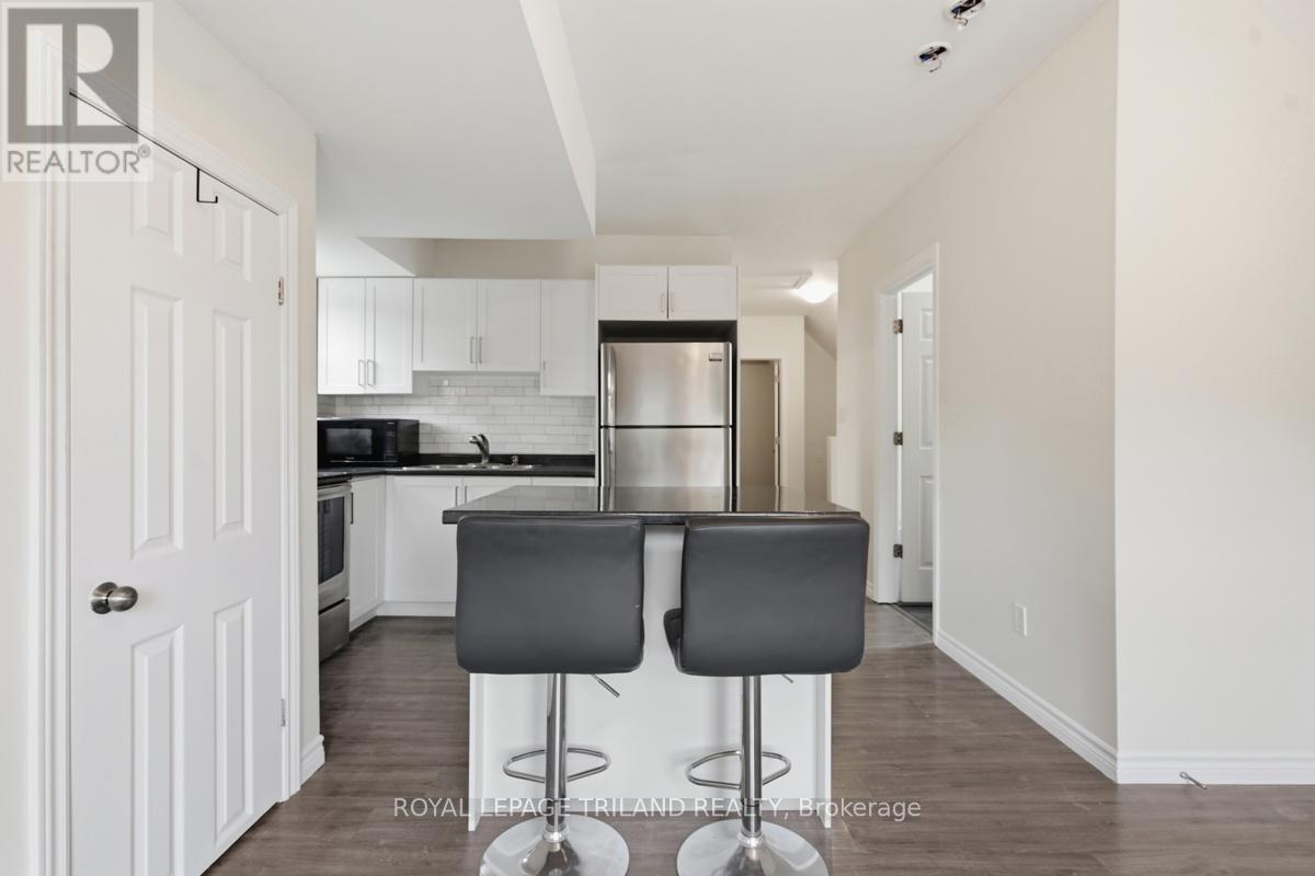 2 - 876 Van Street, London East, Ontario  N5Z 1M7 - Photo 2 - X13494928