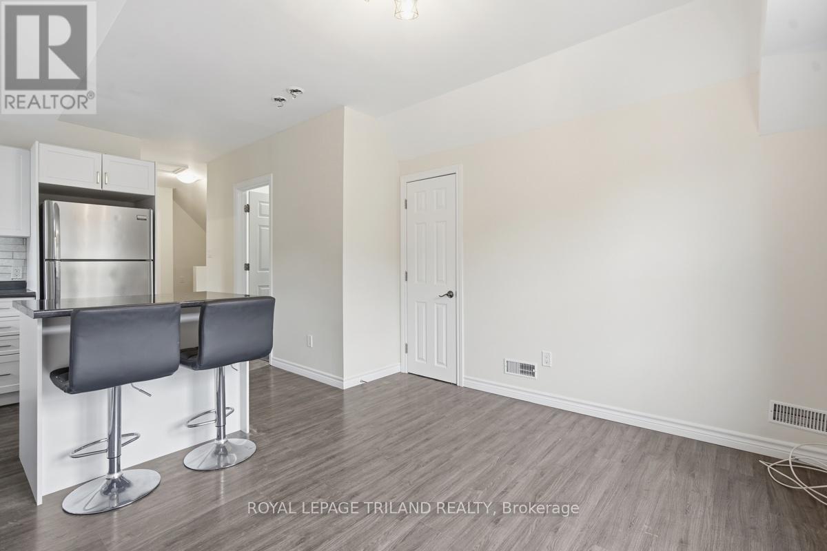 2 - 876 Van Street, London East, Ontario  N5Z 1M7 - Photo 7 - X13494928