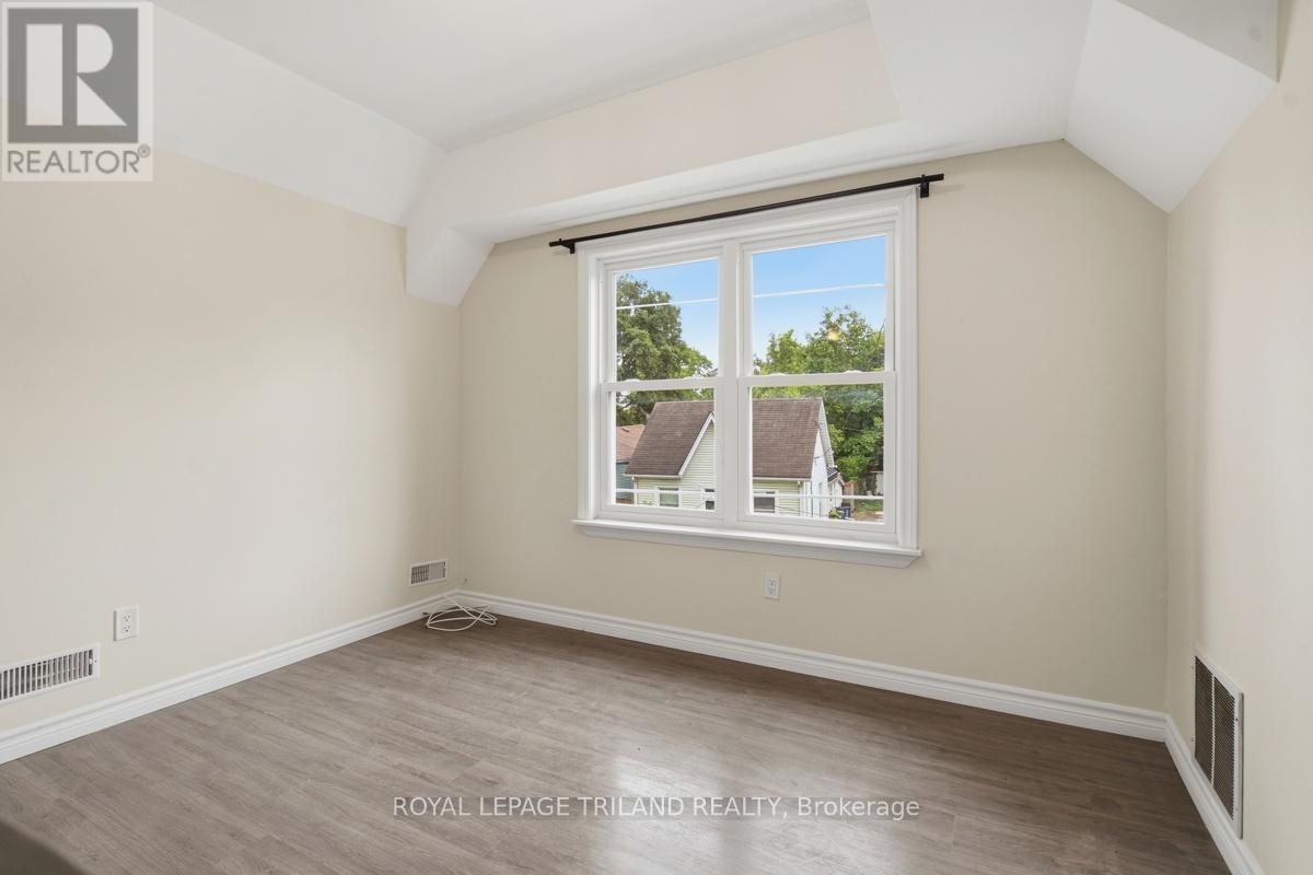 2 - 876 Van Street, London East, Ontario  N5Z 1M7 - Photo 8 - X13494928