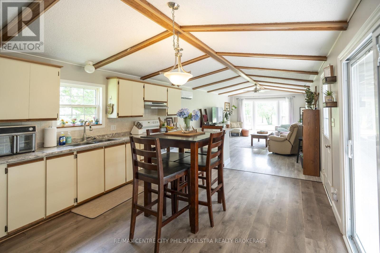6928 Wellington Road 10, Mapleton, Ontario  N0G 2K0 - Photo 44 - X13494978