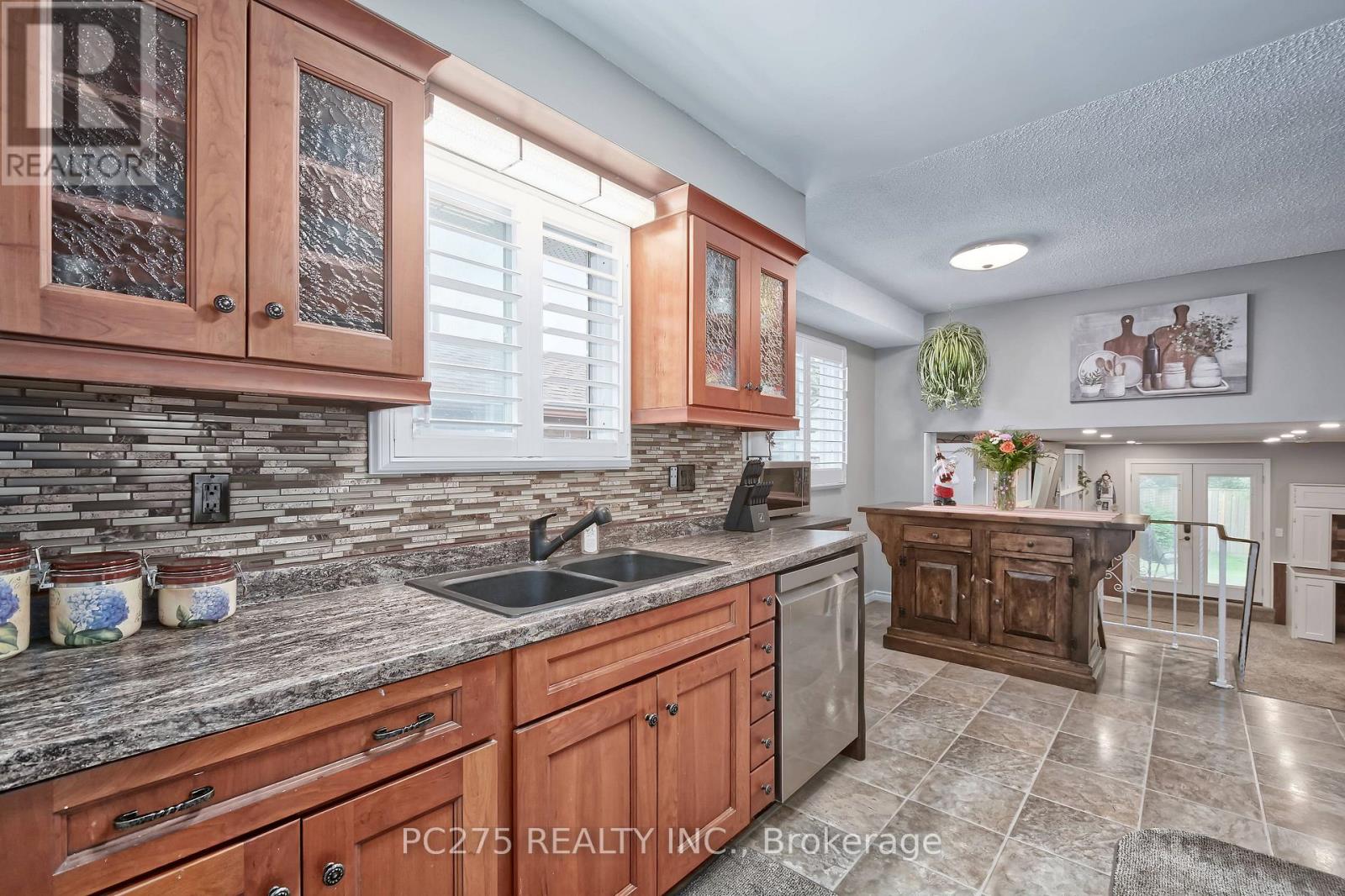 485 Ferndale Avenue, London South, Ontario  N6C 4Y1 - Photo 12 - X13495084