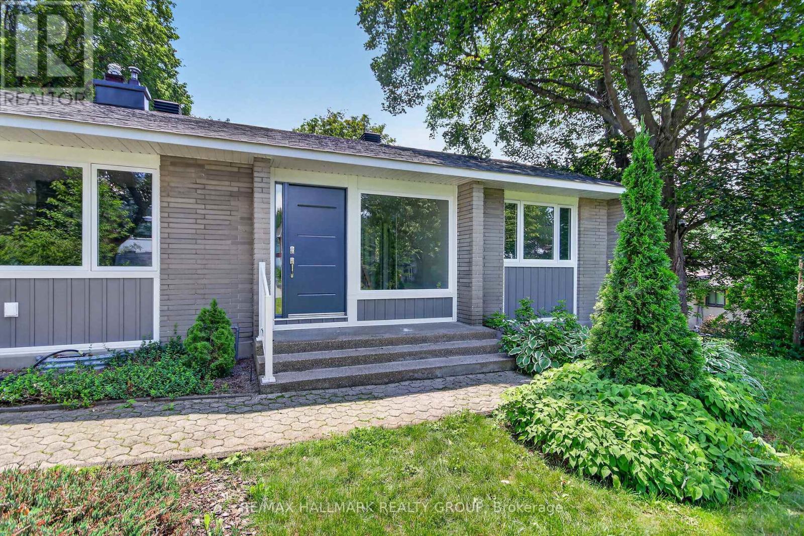 1054 Chelsea Drive, Ottawa, Ontario  K1K 0M8 - Photo 2 - X13495054