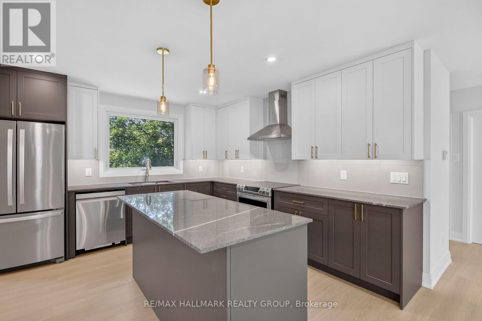 1054 Chelsea Drive, Ottawa, Ontario  K1K 0M8 - Photo 4 - X13495054