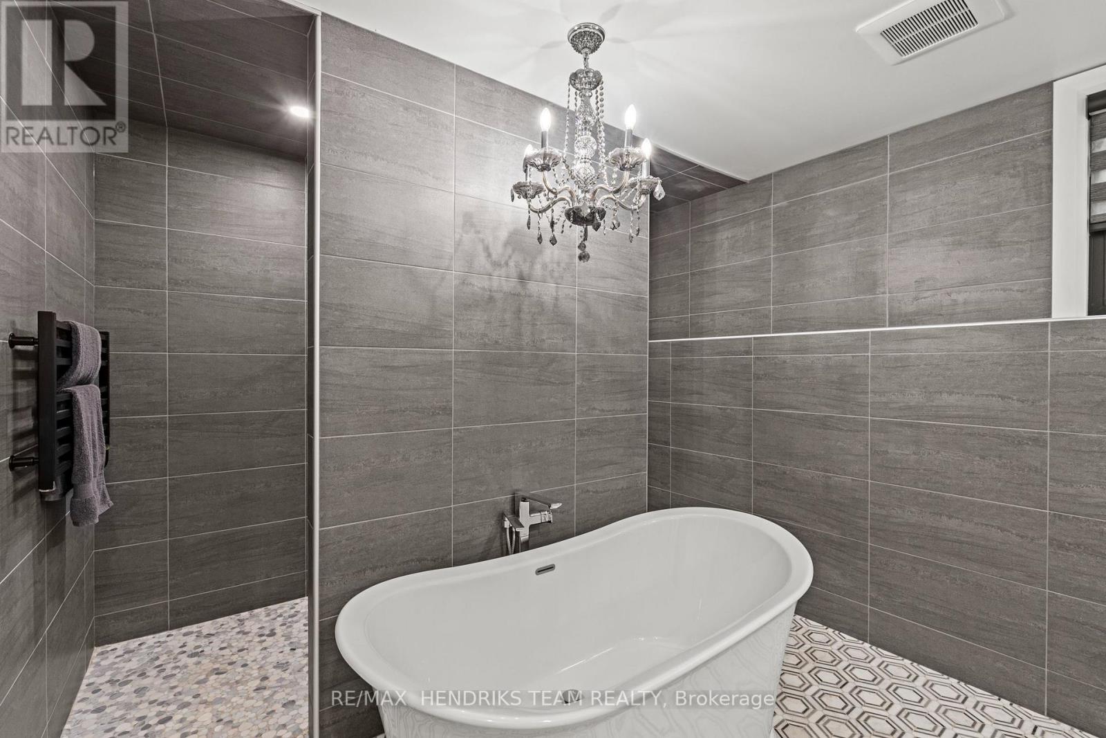 8 Stanmary Drive, St. Catharines, Ontario  L2N 5T4 - Photo 30 - X13494872