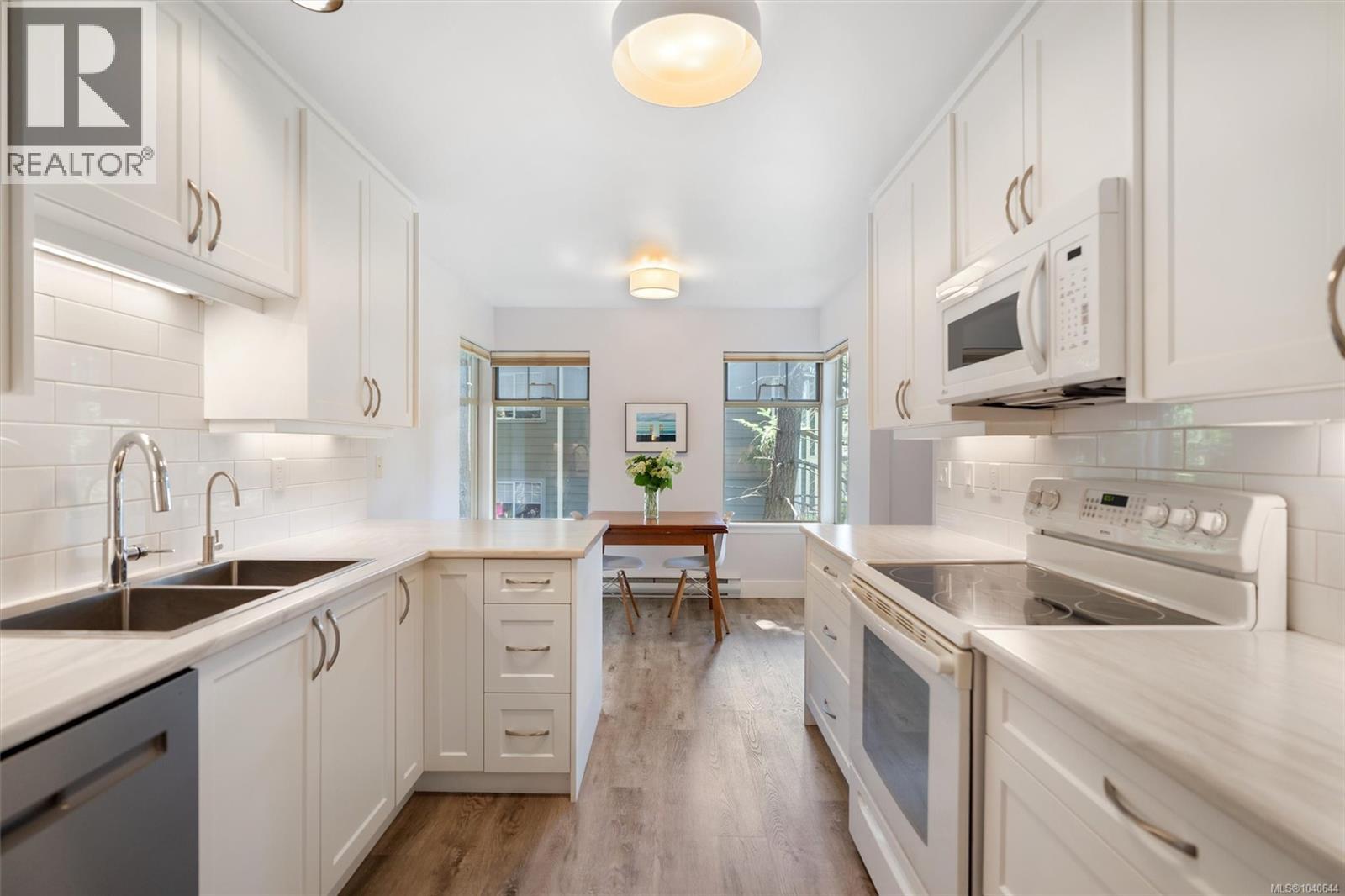 9 850 Parklands Dr, Esquimalt, British Columbia  V9A 7L9 - Photo 3 - 1040644